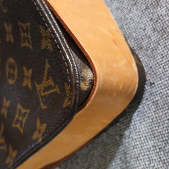 Louis Vuitton Monogram Crossbody Bag - Picture 6 of 14